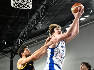 vpravo Tomáš Pavelka (Slovensko) a ľavo Viačeslav Kravcov (Ukrajina)