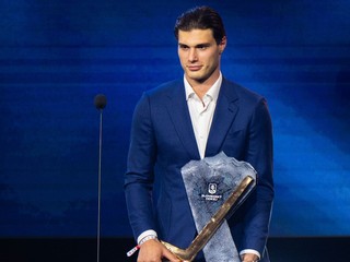 Juraj Slafkovský získal po tretíkrát 1. miesto v ankete Hokejista roka