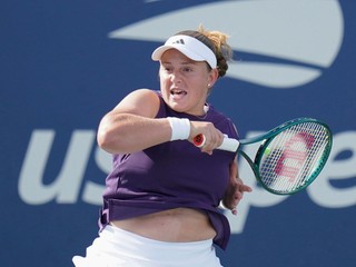 Jelena Ostapenková počas zápasu s Taylor Townsendovou v 2. kole dvojhry na US Open 2025.