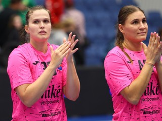 Anette Emma Hudáková a Karin Bujnochová (obidve Slovensko).