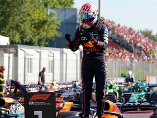 Max Verstappen na Red Bulle sa teší z pole position po kvalifikácii na VC Talianska 2025.