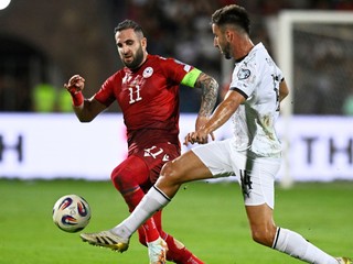 Tigran Barseghjan (vľavo) v zápase Arménsko - Portugalsko v kvalifikácii MS 2026.