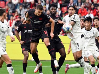 Patrik Schick a Kevin Diks.