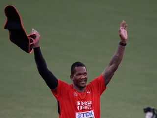 Keshorn Walcott sa teší zo zlatej medaily na MS v Tokiu 2025.