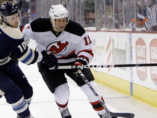 Adam Mair v drese New Jersey Devils. 