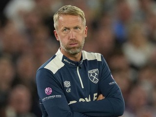 Tréner Graham Potter na lavičke West Hamu.