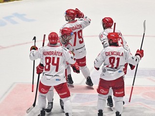 Libor Hudáček oslavuje gól.