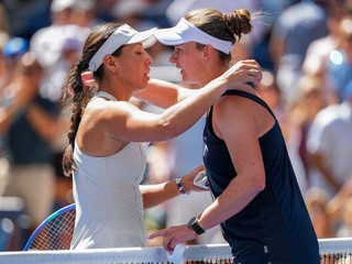 Jessica Pegulová a Barbora Krejčíková 