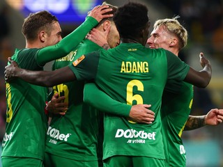 Hráči MŠK Žilina sa radujú z gólu.