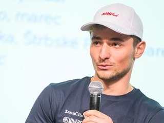 Lyžiar Adam Nováček počas tlačovej konferencie Zväzu slovenského lyžovania (ZSL).