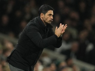 Tréner Arsenalu Mikel Arteta.