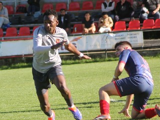 Vľavo Kolumbijčan Yefer Yair Córdoba Perea.