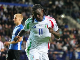 Moise Kean oslavuje gól proti Estónsku.