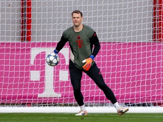 Manuel Neuer attends počas tréningovej jednotky.