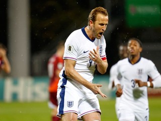 Harry Kane oslavuje gól v kvalifikačnom zápase proti Lotyšsku.