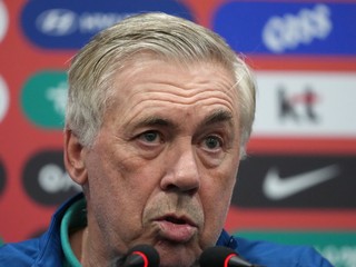 Carlo Ancelotti počas tlačovej konferencie brazílskej futbalovej reprezentácie.