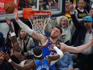 Momentka zo zápasu Indiana - Oklahoma City.