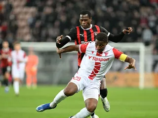 Vľavo hráč Trnavy Abdulrahman Taiwo a kapitán Trenčína Loic Bessile počas zápasu 13. kola Niké ligy.