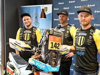 Sprava Štefan Svitko, manažér Martin Bušovský a mechanik Michal Gažúr