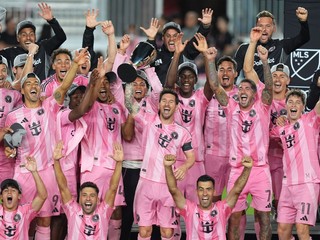 Lionel Messi (v strede) doviedol Inter Miami k triumfu vo Východnej konferencii MLS.