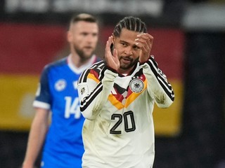 Serge Gnabry v drese Nemecka.