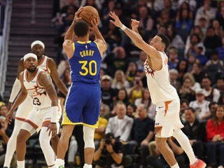 Stephen Curry v zápase Golden State - Phoenix