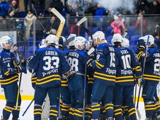 Na snímke hokejisti Spišskej Novej Vsi sa tešia z víťazstva po zápase 34. kola hokejovej Tipsport extraligy HK Spišská Nová Ves - HC Košice.