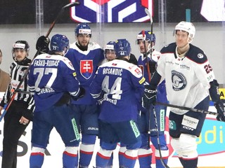 Na snímke zľava gólová radosť Slovenska počas zápasu Vianočného Kaufland Cupu.