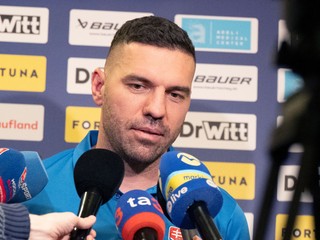 Na snímke tréner slovenskej hokejovej reprezentácie do 20 rokov Peter Frühauf.