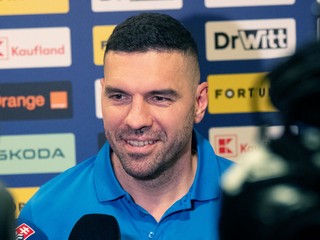 Na snímke tréner slovenskej hokejovej reprezentácie do 20 rokov Peter Frühau.