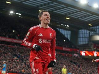 Florian Wirtz oslavuje prvý gól v drese Liverpoolu.