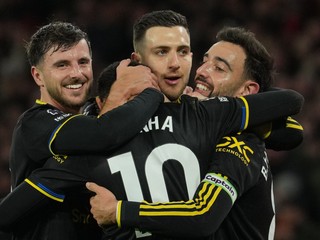 Hráči tímu Manchester United sa radujú z gólu v zápase 15. kola anglickej Premier League Wolverhampton Wanderers - Manchester United.