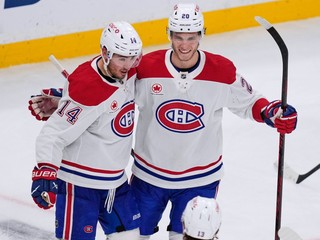 Nick Suzuki (vľavo hore) a Juraj Slafkovský. 