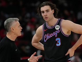 Billy Donovan a Josh Giddey.