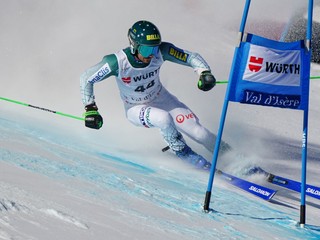 Slovenský reprezentant Andreas Žampa počas obrovského slalomu vo Val d'Isere.