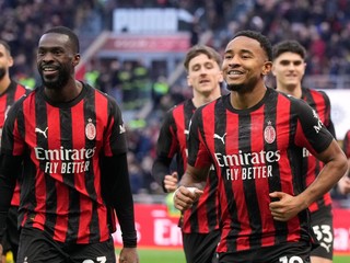 Christopher Nkunku z AC Milána sa teší z gólu v zápase 17. kola talianskej Serie A AC Miláno - Hellas Verona.