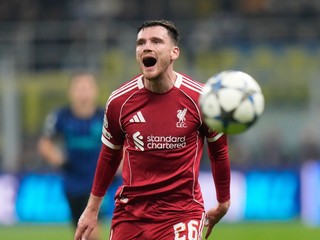 Andrew Robertson v drese Liverpoolu.