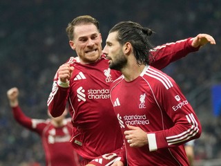 Dominik Szoboszlai oslavuje gól Liverpoolu proti Interu Miláno.