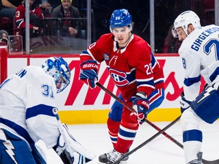 Juraj Slafkovský v zápase proti Tampe Bay.