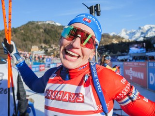 Paulína Bátovská Fialková v cieli po pretekoch šprintu v Annecy-Le Grand Bornand.