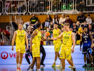 Hráči tímu Patrioti Levice.