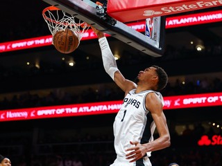 Victor Wembanyama v zápase proti Atlante.