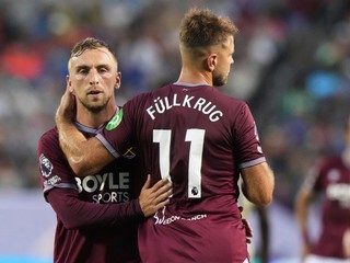 Niclas Füllkrug (vpravo)