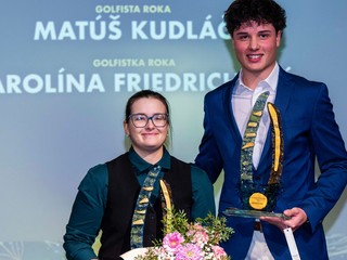 Ocenená golfistka roka Karolína Friedrichová a ocenený golfista roka Matúš Kudláč počas odovzdávania ocenení Golfista roka 2025.