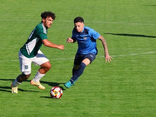 Marcel Marík (10) v stretnutí 4. kola 5. ligy JV ZsFZ Dvory nad Žitavou – Kolárovo (0:0).