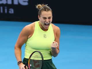 Aryna Sabalenková sa raduje po víťazstve nad Karolínou Muchovou.