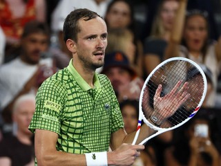 Ruský tenista Daniil Medvedev  sa teší z víťazstva.