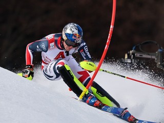 Francúzsky lyžiar Clement Noel.