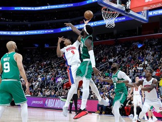 Momentka zo zápasu Detroit - Boston.