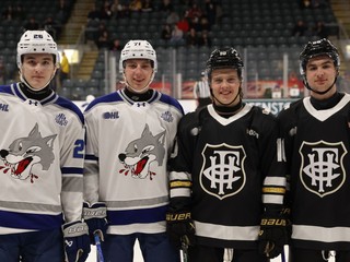 Slovenská štvorica v zápase Kingstonu so Sudbury.
